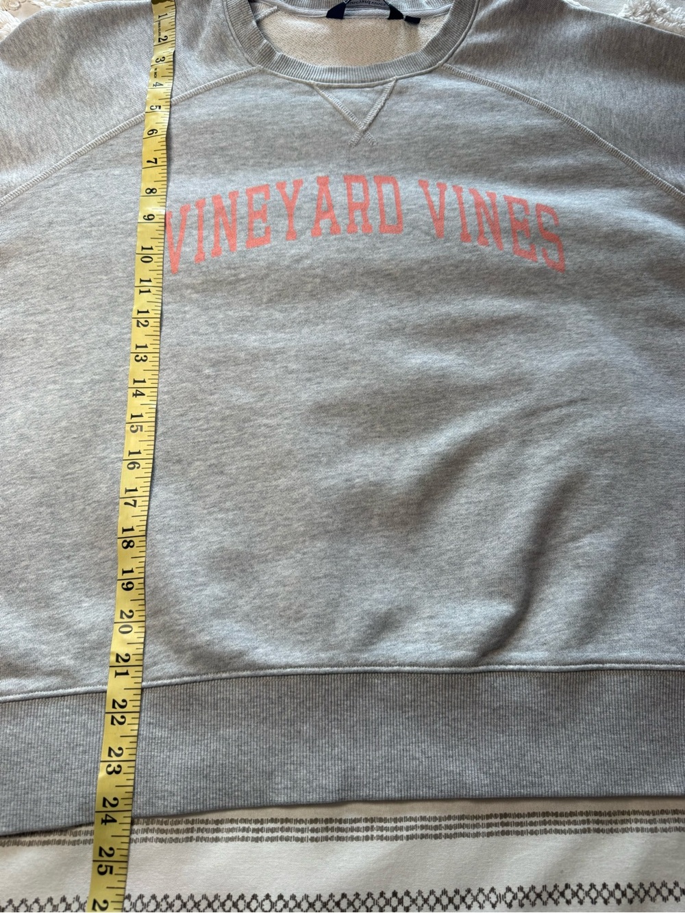 Vineyard Vines Women’s Heather Gray Pullover XL Sweatshirt with Pink Logo - Picture 6 of 8